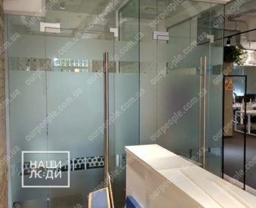 Тонировка перегородок матовыми полосами