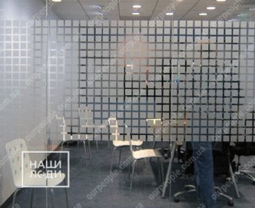 Оформление перегородок пленками