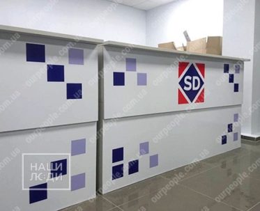 Оклеювання оракалом ресепшену