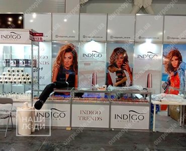 Оклейка оракалом выставочных стендов, оклейка выставок