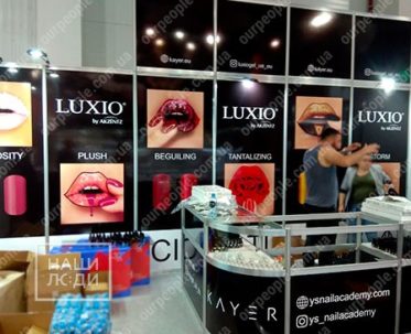 Оклеювання виставочних стендів