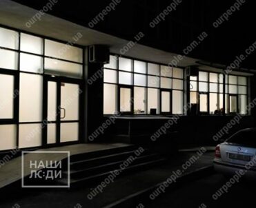 Тонировка дверей и стекол офиса