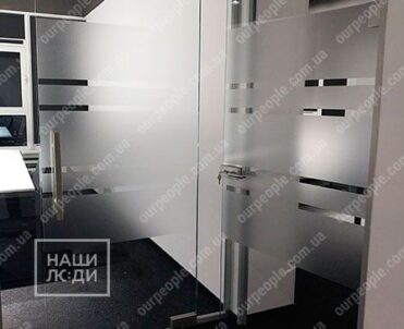 Тонировка перегородок полосами из пленки