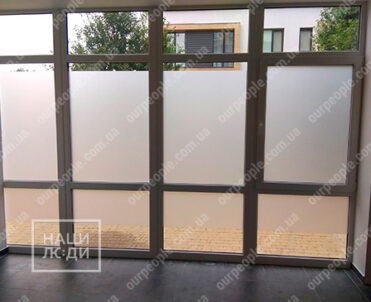 Тонировка стекол пленкой сатин